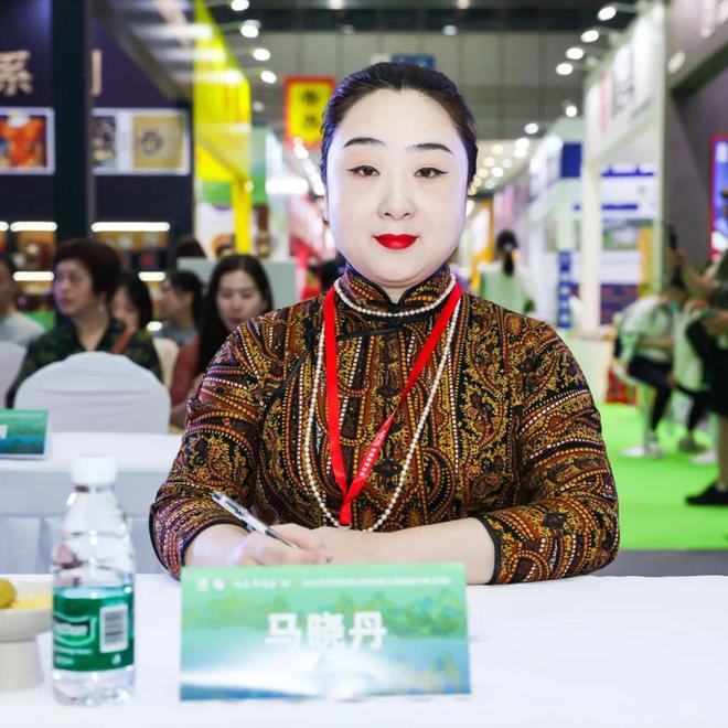 im电竞：冠军出炉！“凤凰单丛茶”杯2024茗星茶艺师全国评选大赛湖北分赛（决赛）圆满落幕！(图5)